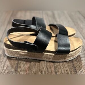C Comfort Black‎ Platform Sandals Sz 9, GUC